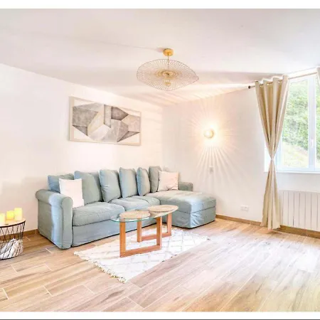 Appartement Calme Dans Un Chateau Au Coeur De